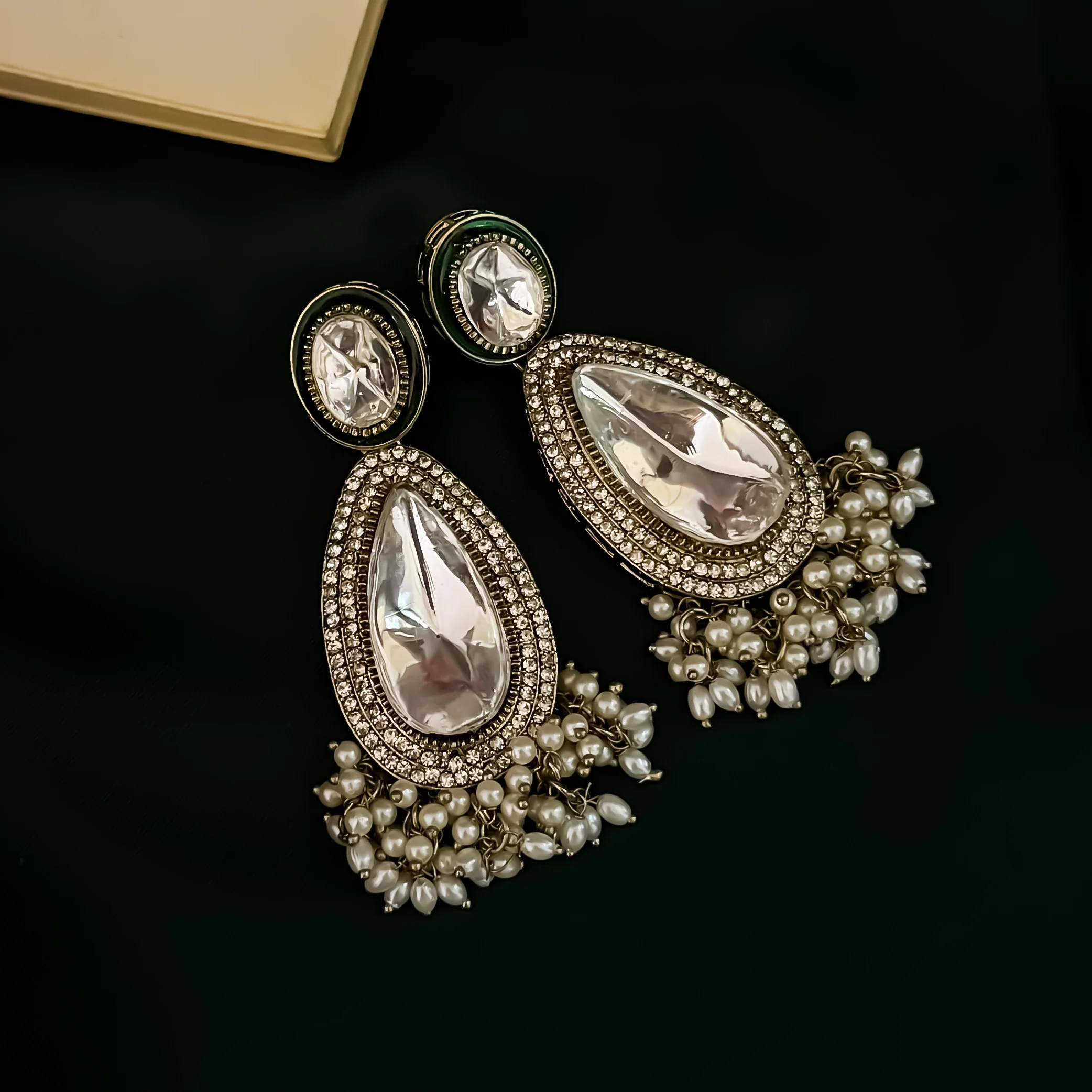 Lavanya Premium Kundan Necklace Set - Golden - Image 6