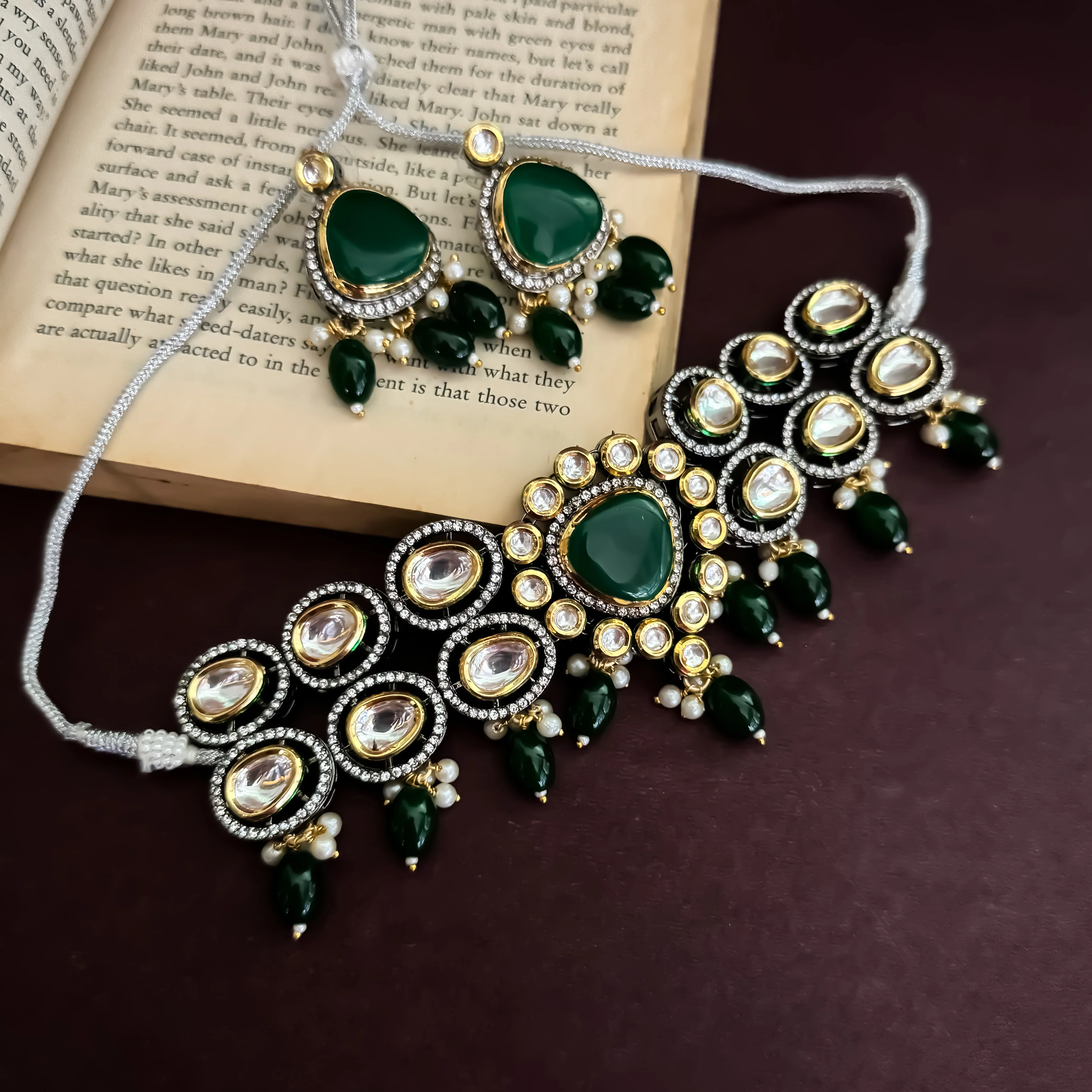 Devyani Kundan Necklce Set-Green - Image 4