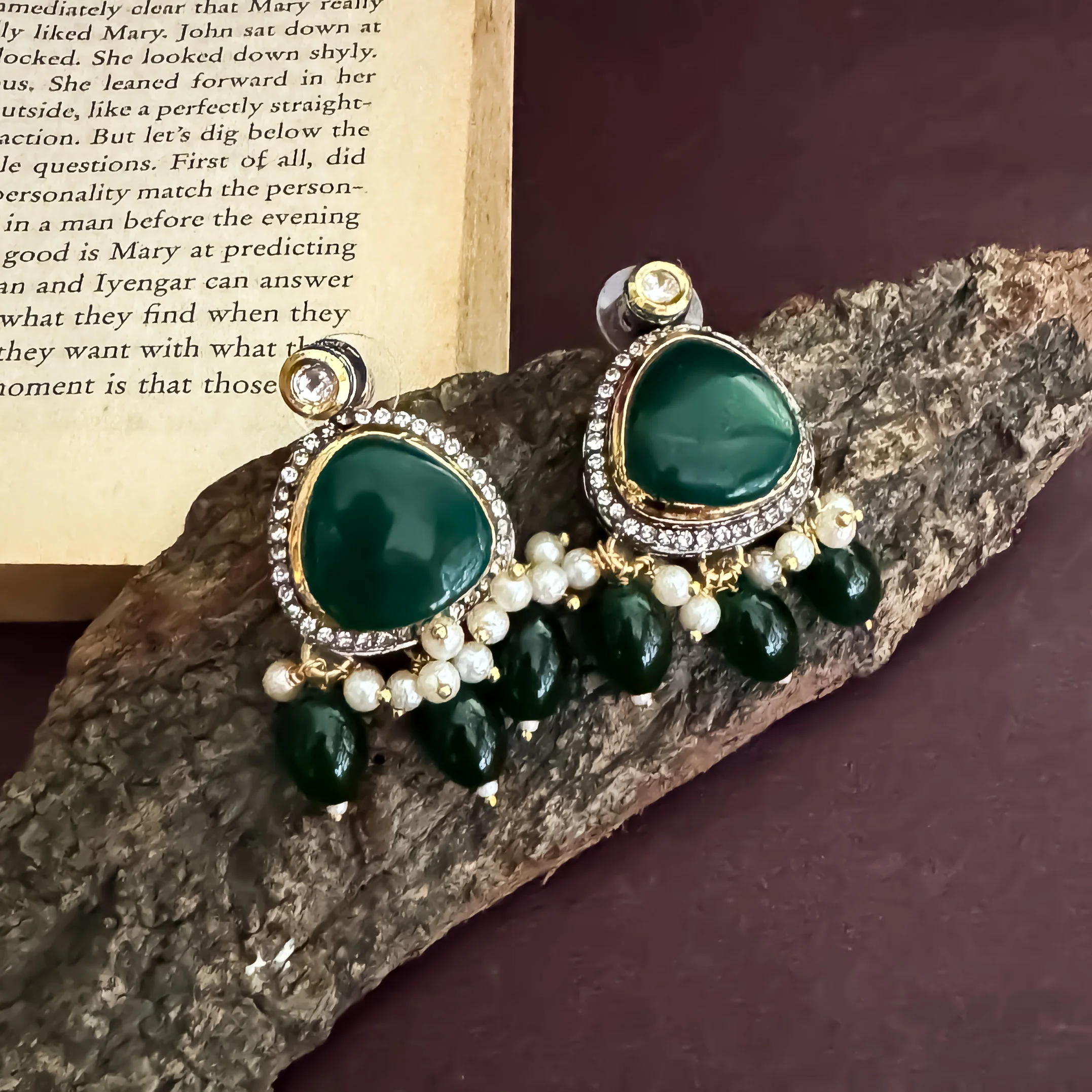 Devyani Kundan Necklce Set-Green - Image 9