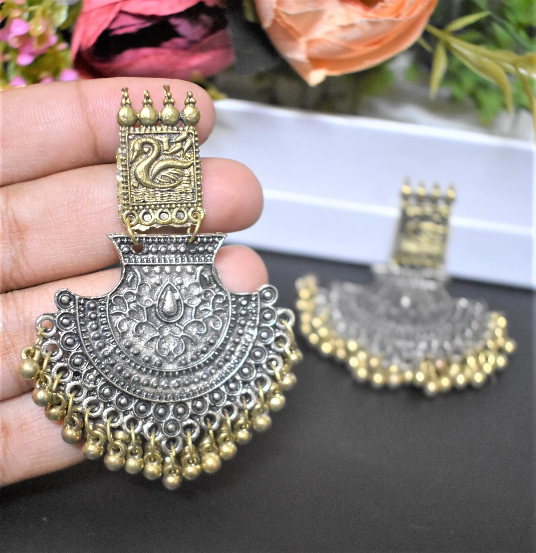 DUAL TONED OXIDIZED EARRING - Image 4
