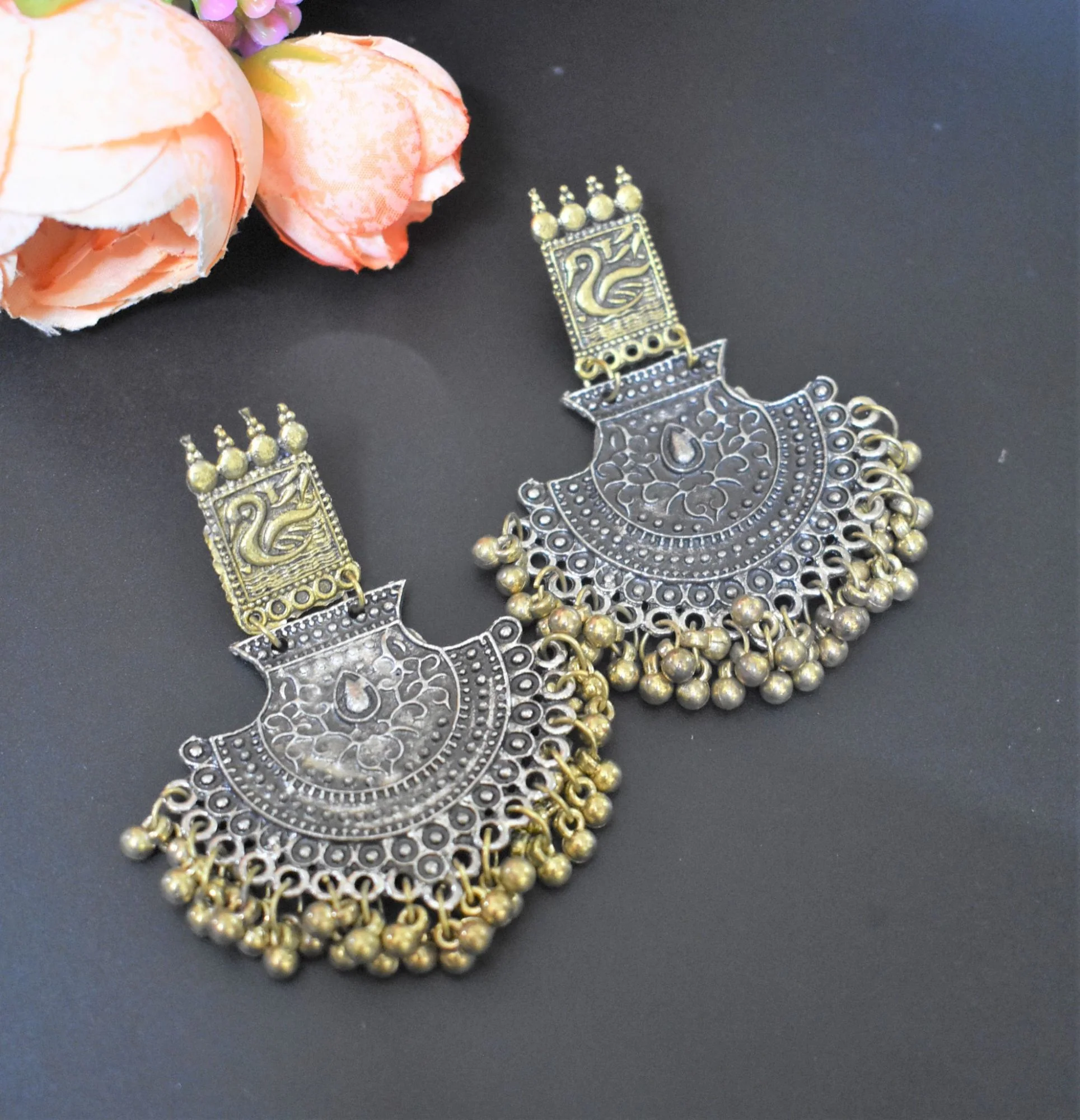 DUAL TONED OXIDIZED EARRING - Image 5
