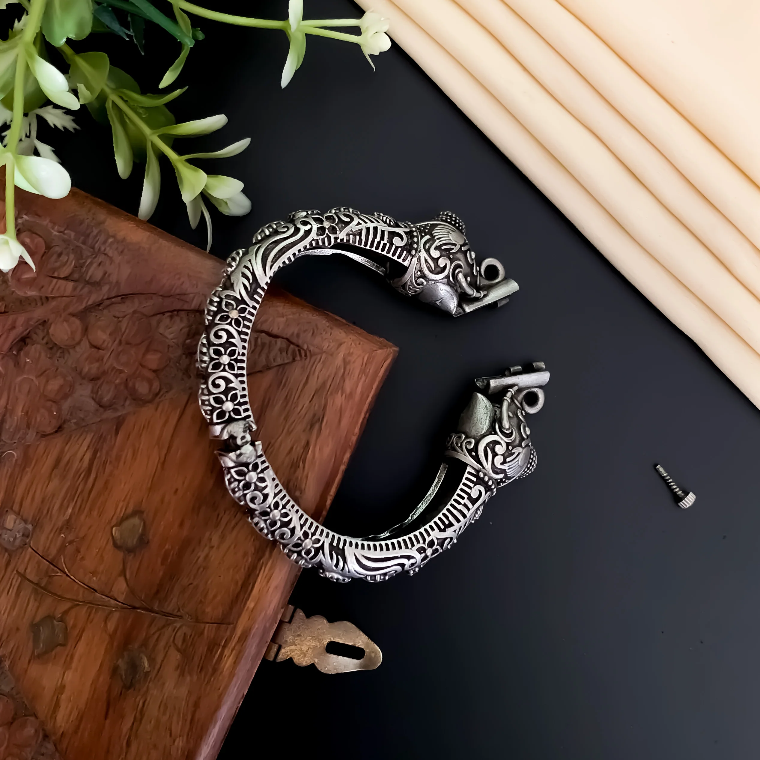 Ekadanta SLA Openable Bracelet/Kada - Image 3