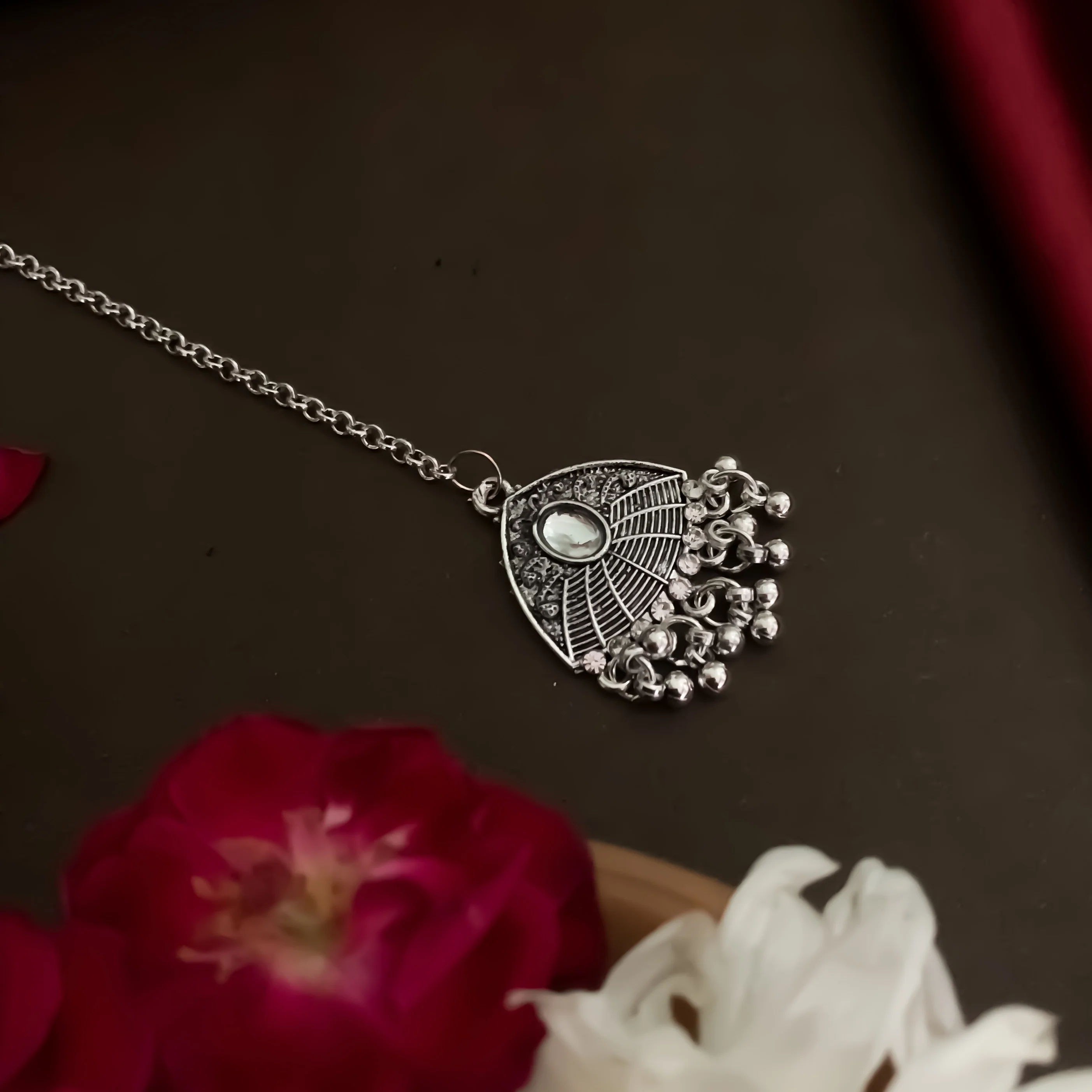 Kamini Maang Teeka - Silver - Image 3