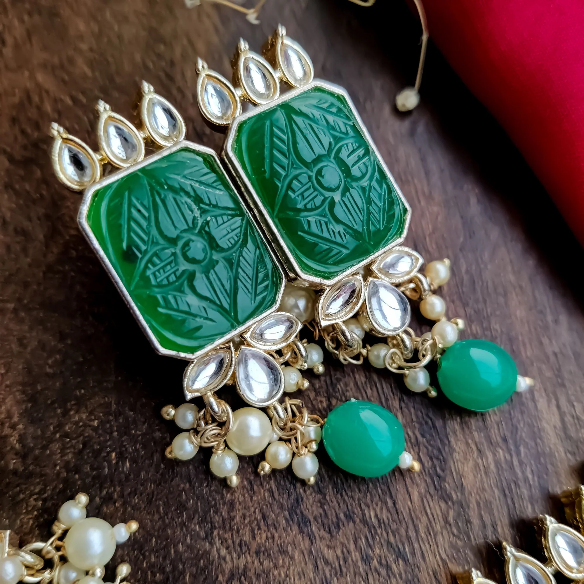 Kriti Carved Necklace Set - Green - Image 3