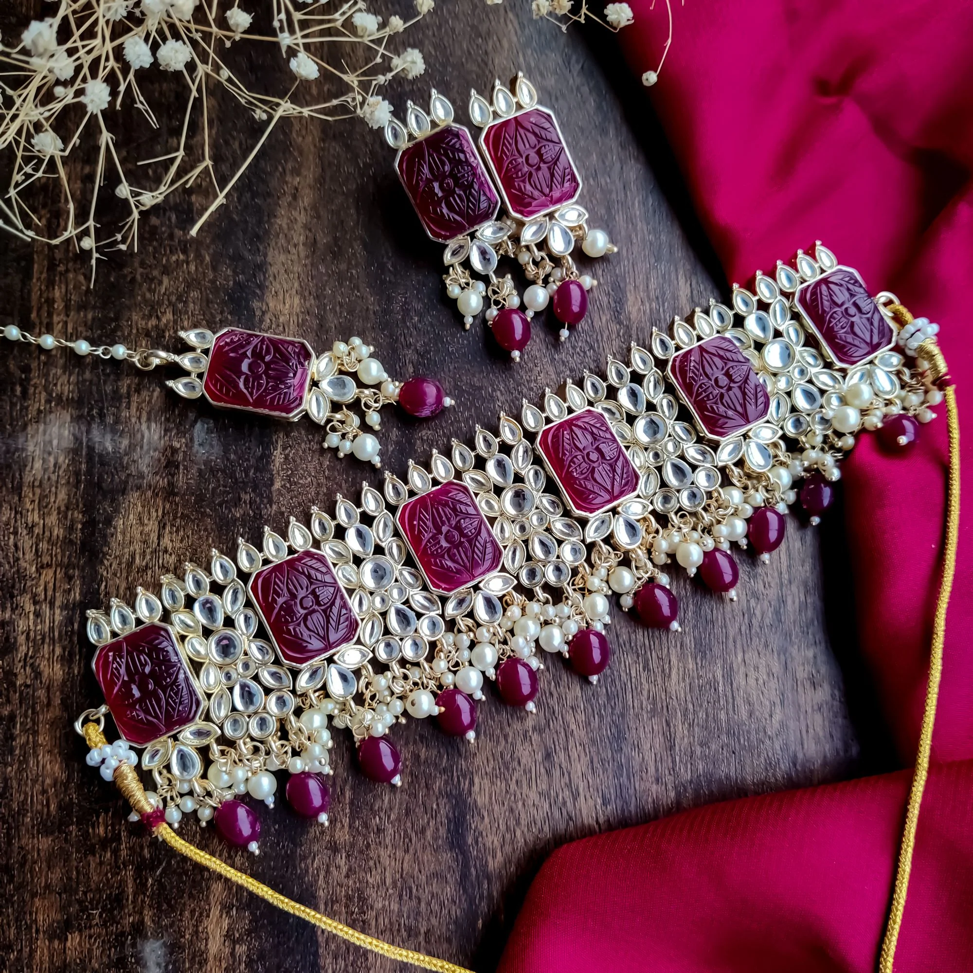 Kriti Carved Necklace Set - Maroon - Image 3