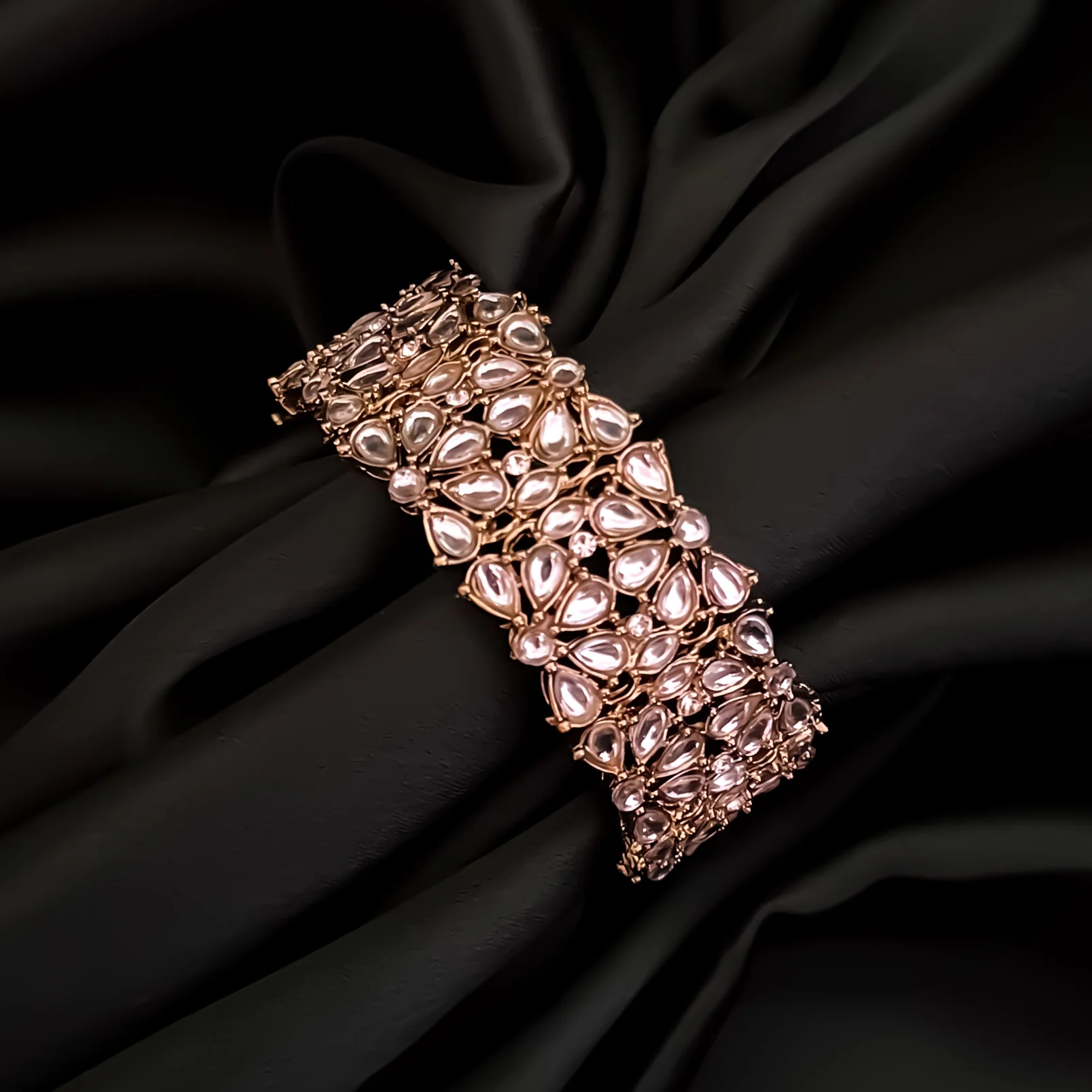 Maryam Kundan Openable Bracelet/Kada - Golden - Image 4