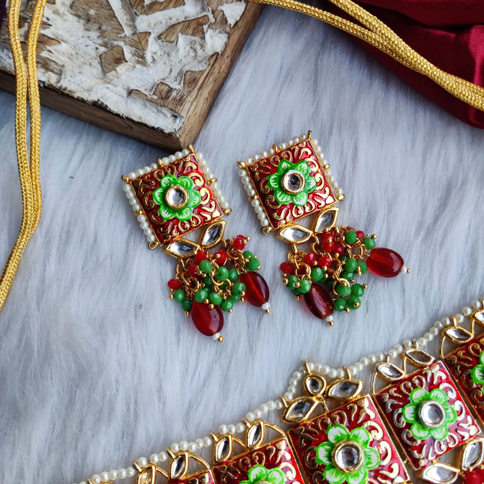 MEENAKARI KUNDAN PEARL NECKLACE SET - Maroon - Image 3