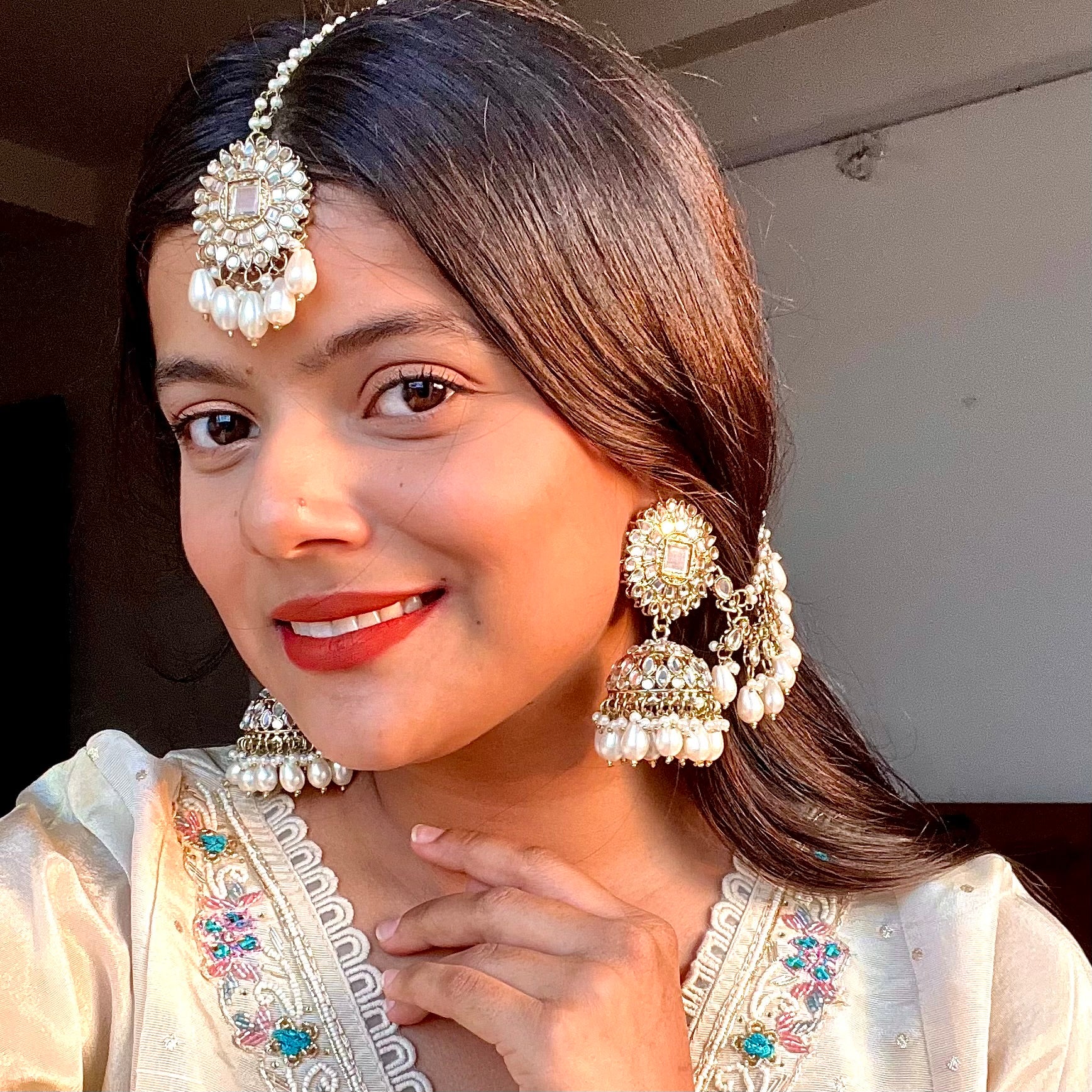 Masaba Mirror Jhumka Earrings with Sahara & Tika Set - Golden - Image 4