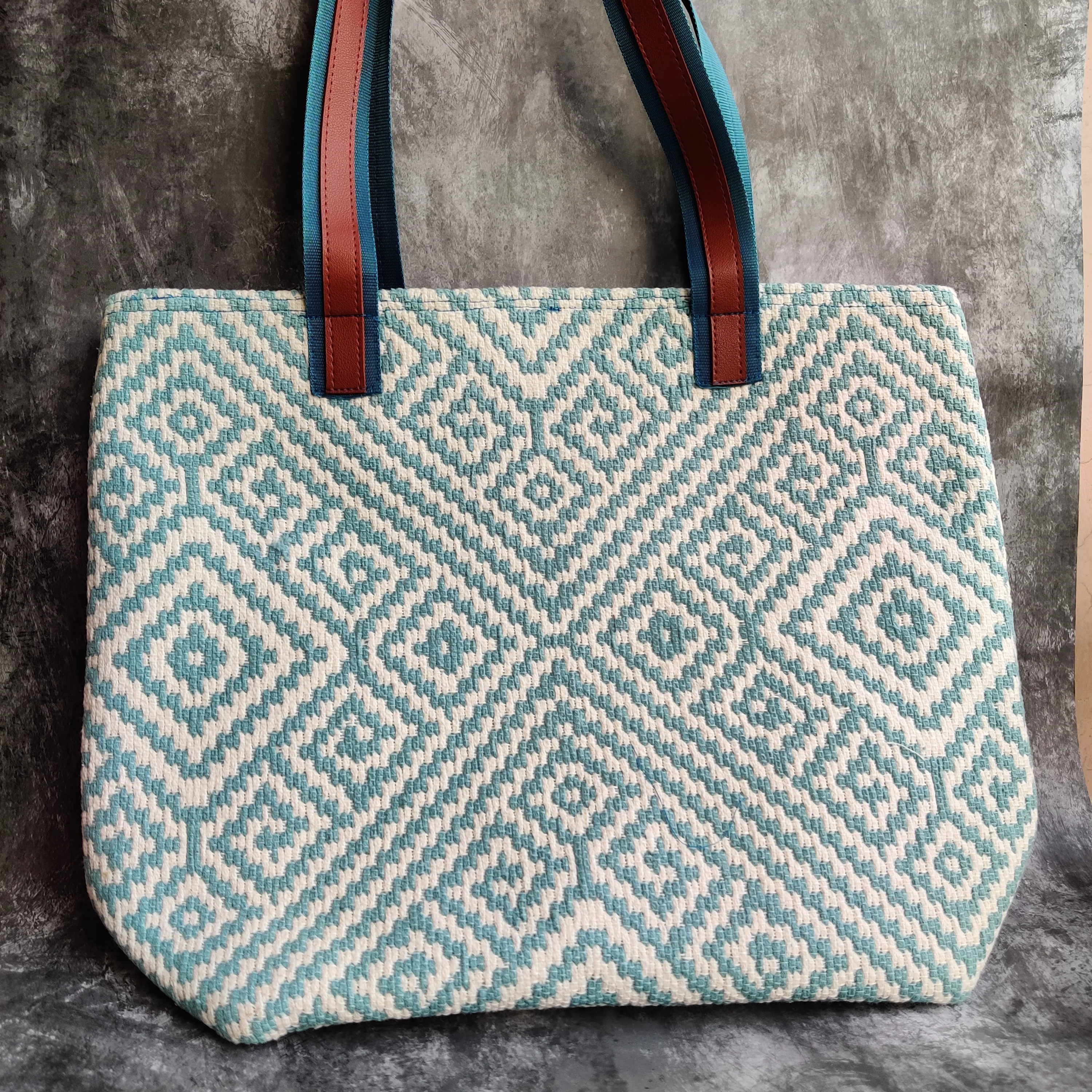 TURQUOISE TANTRUM LAPTOP TOTE BAG - Image 7