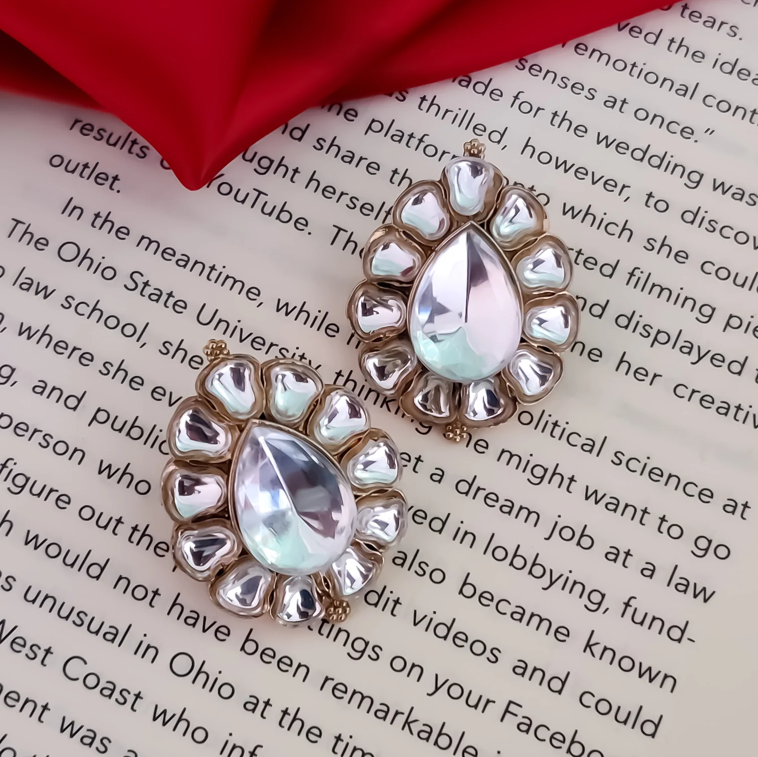 Nibedita Kundan Stud Earring - Golden - Image 2