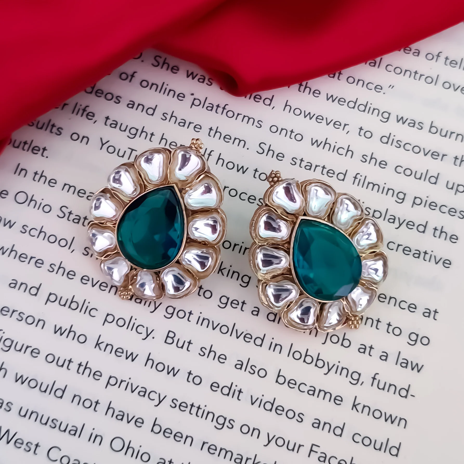 Nibedita Kundan Stud Earring- Firozi - Image 4