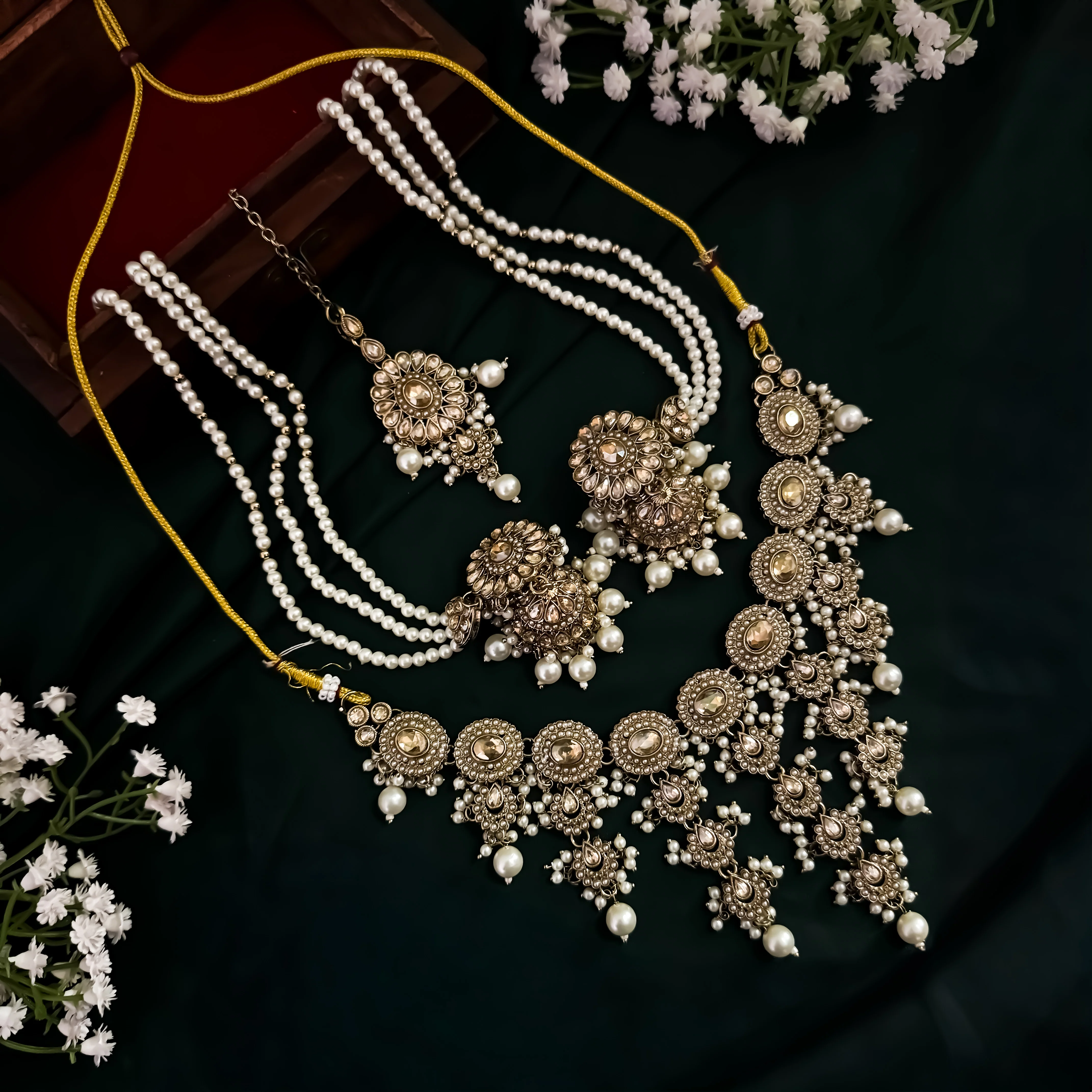 Noorani Reverse AD Necklace Set with Jhumka Sahara Earrings & Teeka - Golden (𝑮𝒆𝒕 𝑭𝒓𝒆𝒆 𝑰𝒏𝒗𝒊𝒔𝒊𝒃𝒍𝒆 𝑬𝒂𝒓𝒄𝒉𝒂𝒊𝒏)