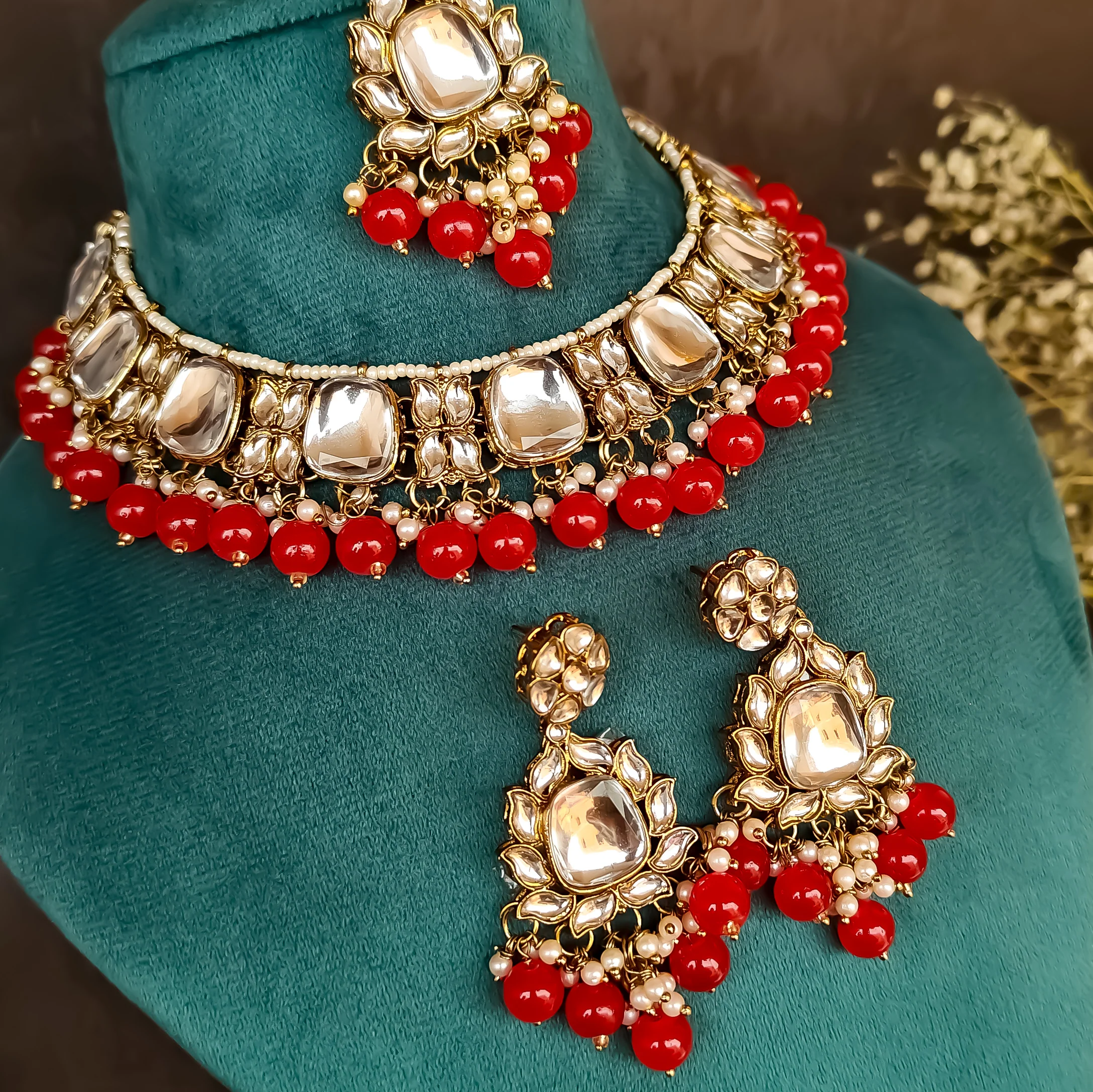 Rajvi Kundan Necklace Set- Red - Image 4
