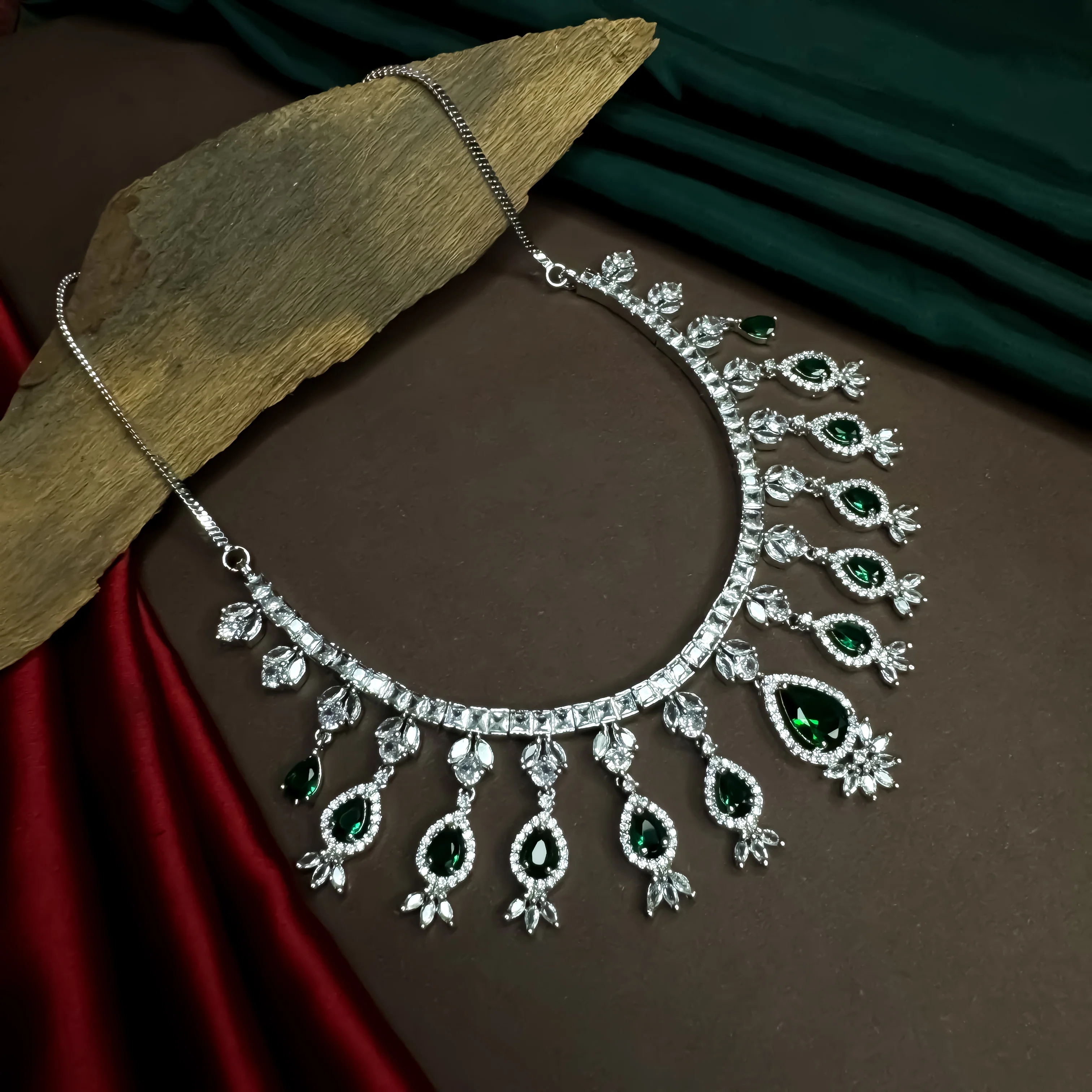 Nilofer AD Necklace Set - Emerald Green - Image 6