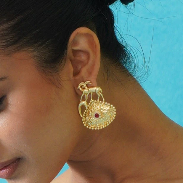 Saanvi Handcrafted Brass Earrings - Red - Image 3