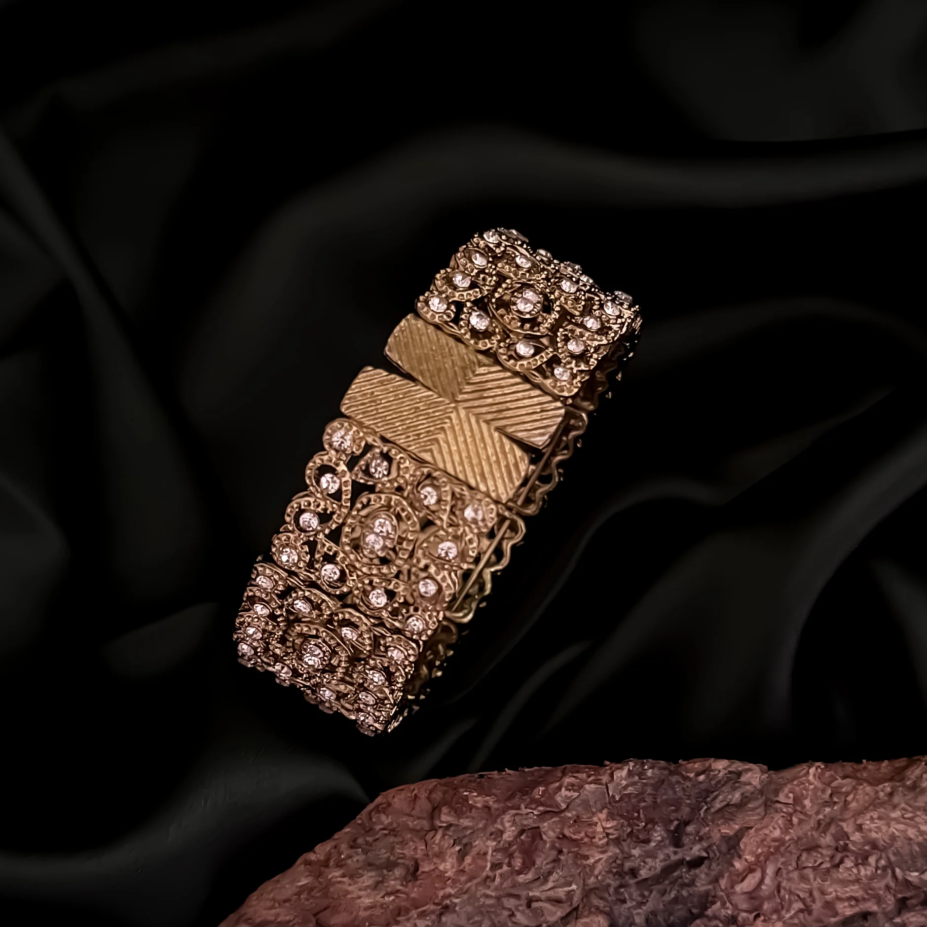 Sabrina Kundan Openable Bracelet/Kada - Golden - Image 4