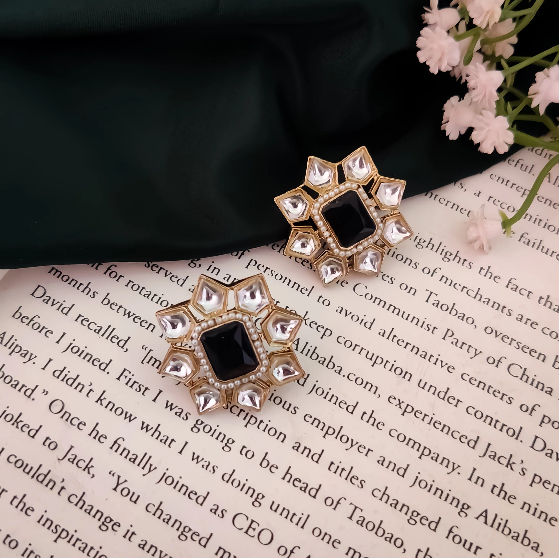 Shaheen Kundan Stud Earring - Black - Image 2