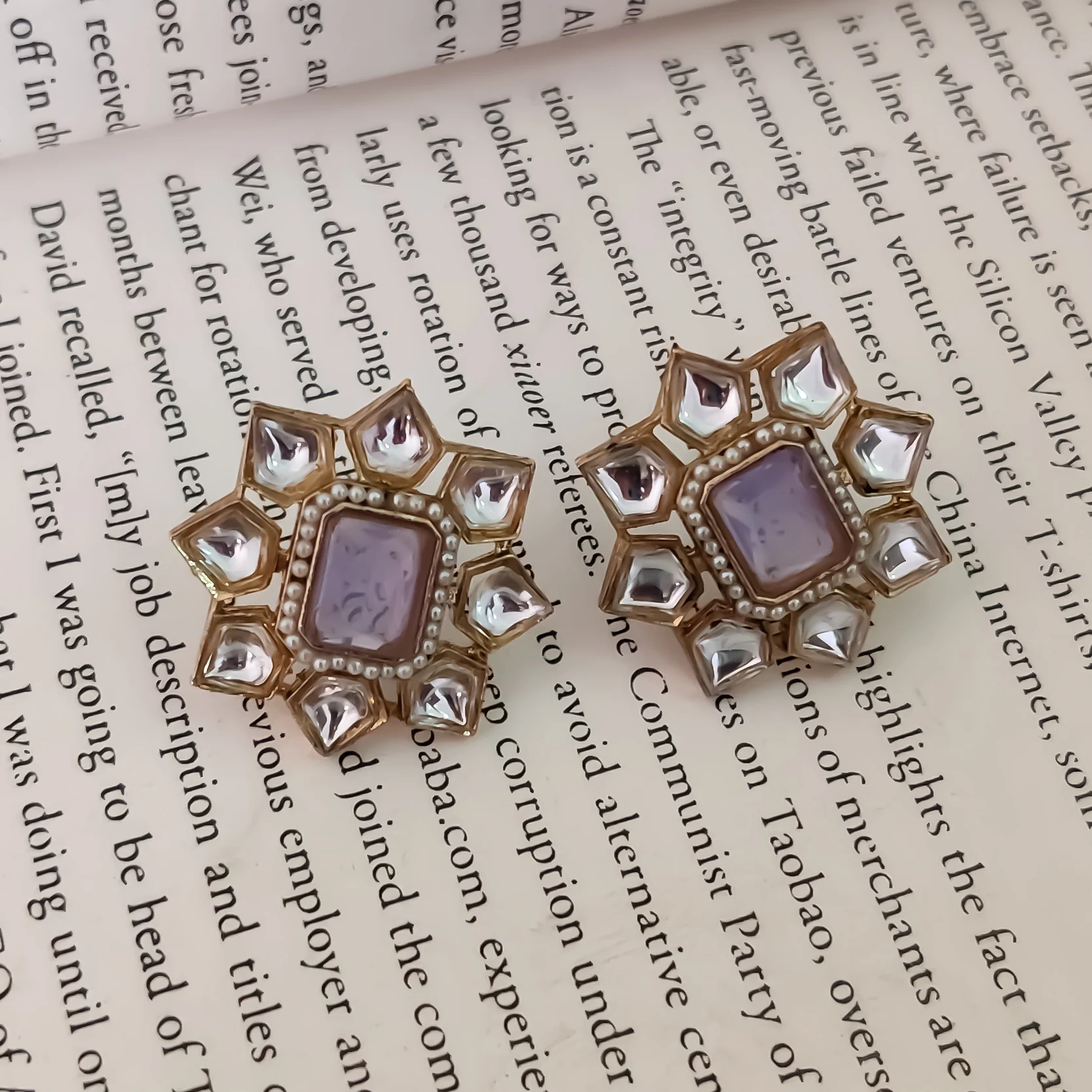 Shaheen Kundan Stud Earring - Lavender - Image 3