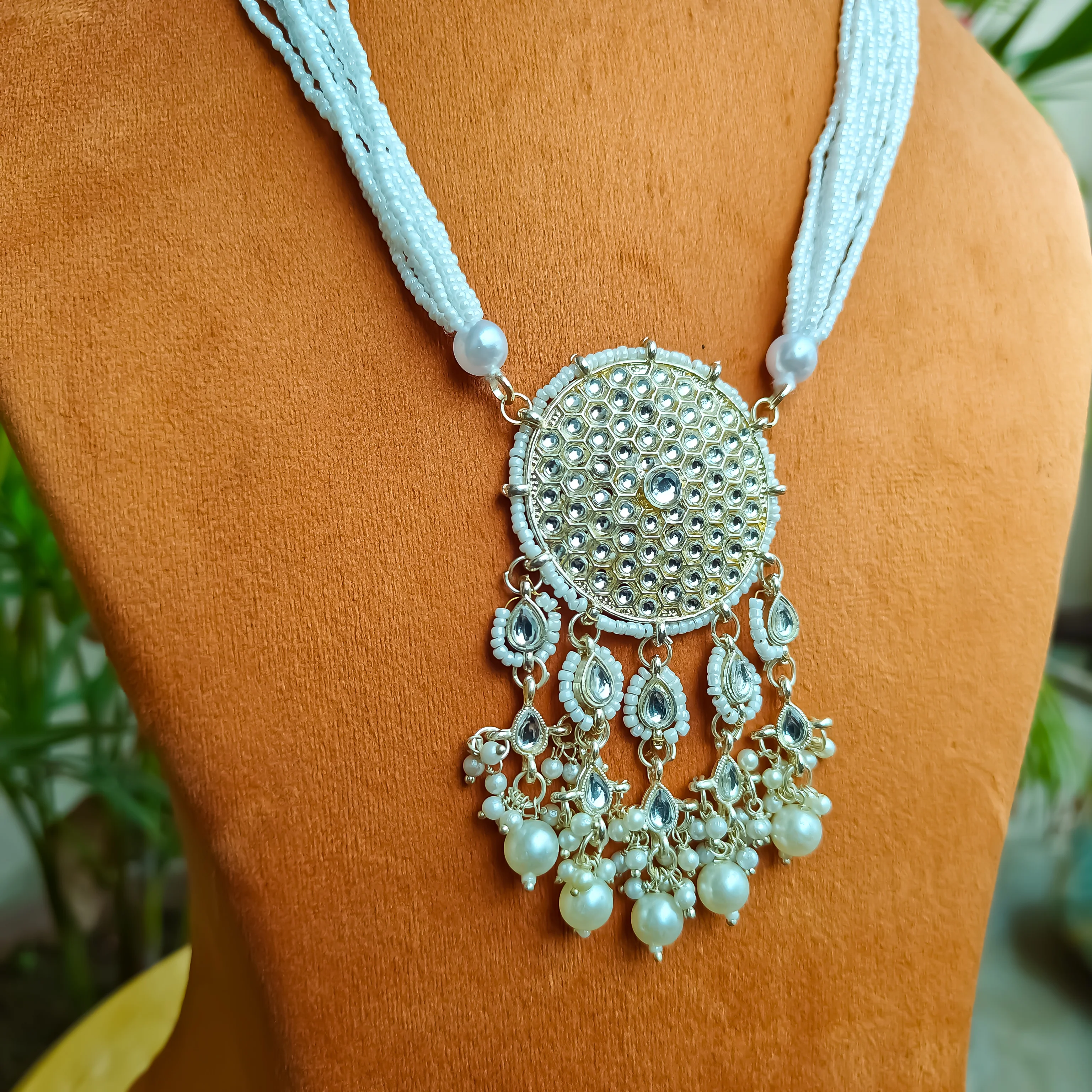 Soumya Golden Rani Haar Necklace Set with Earrings - Image 4