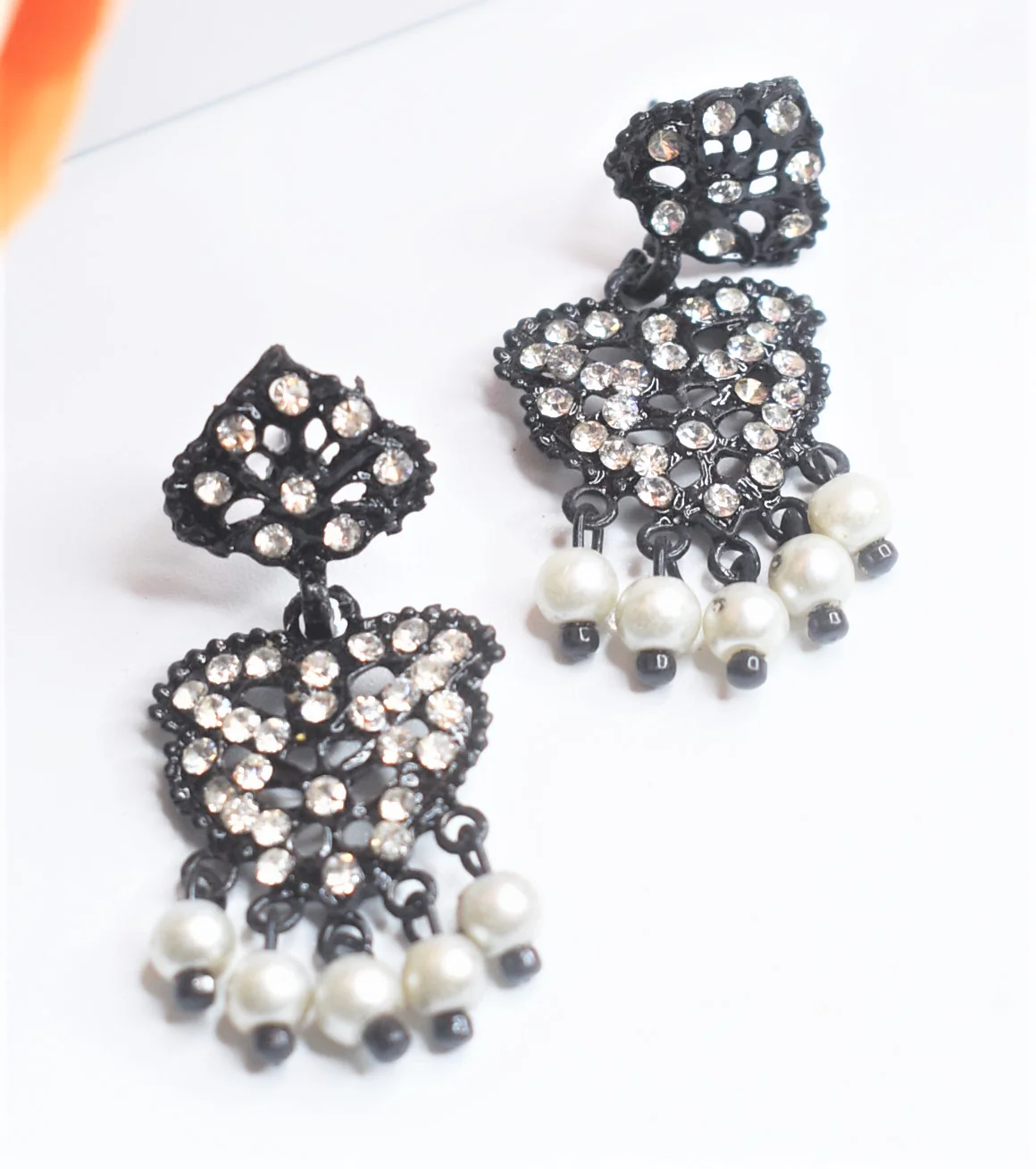 Black Minimalist lightweight Earring - Image 3