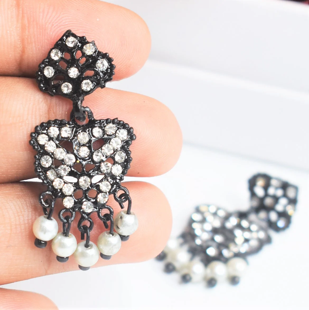 Black Minimalist lightweight Earring - Image 4