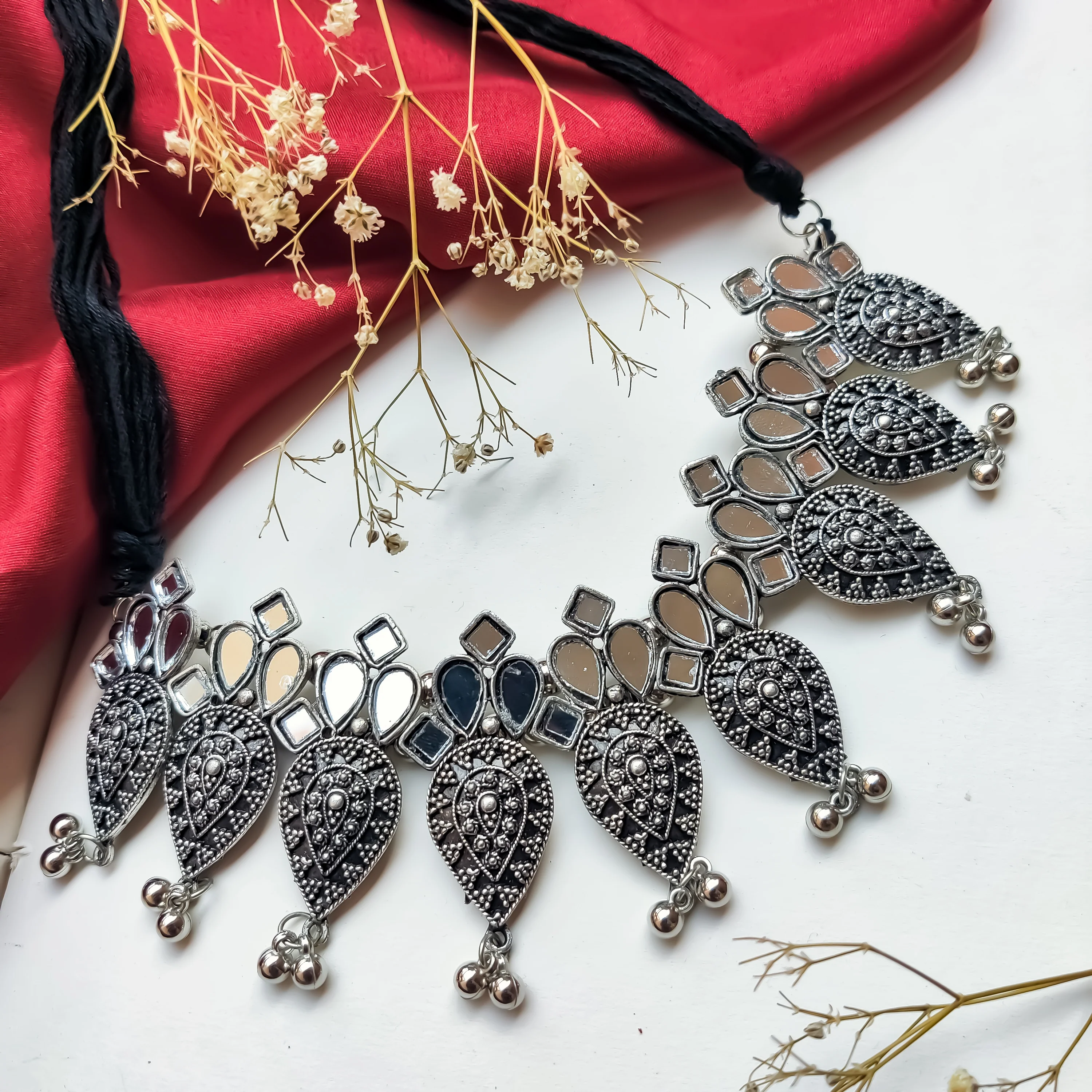 Leaf Motif Silver Mirror Oxidised Choker Necklace - Image 3