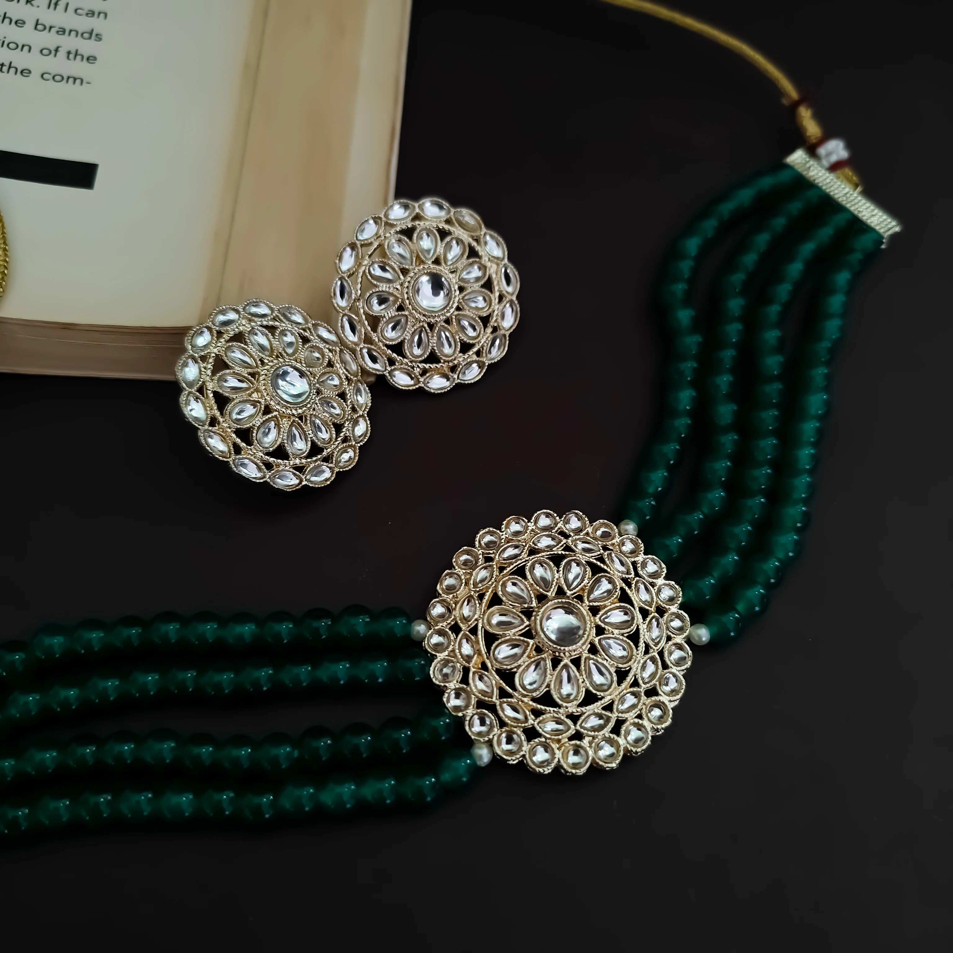 VAANI KUNDAN PEARL NECKLACE GREEN - Image 3