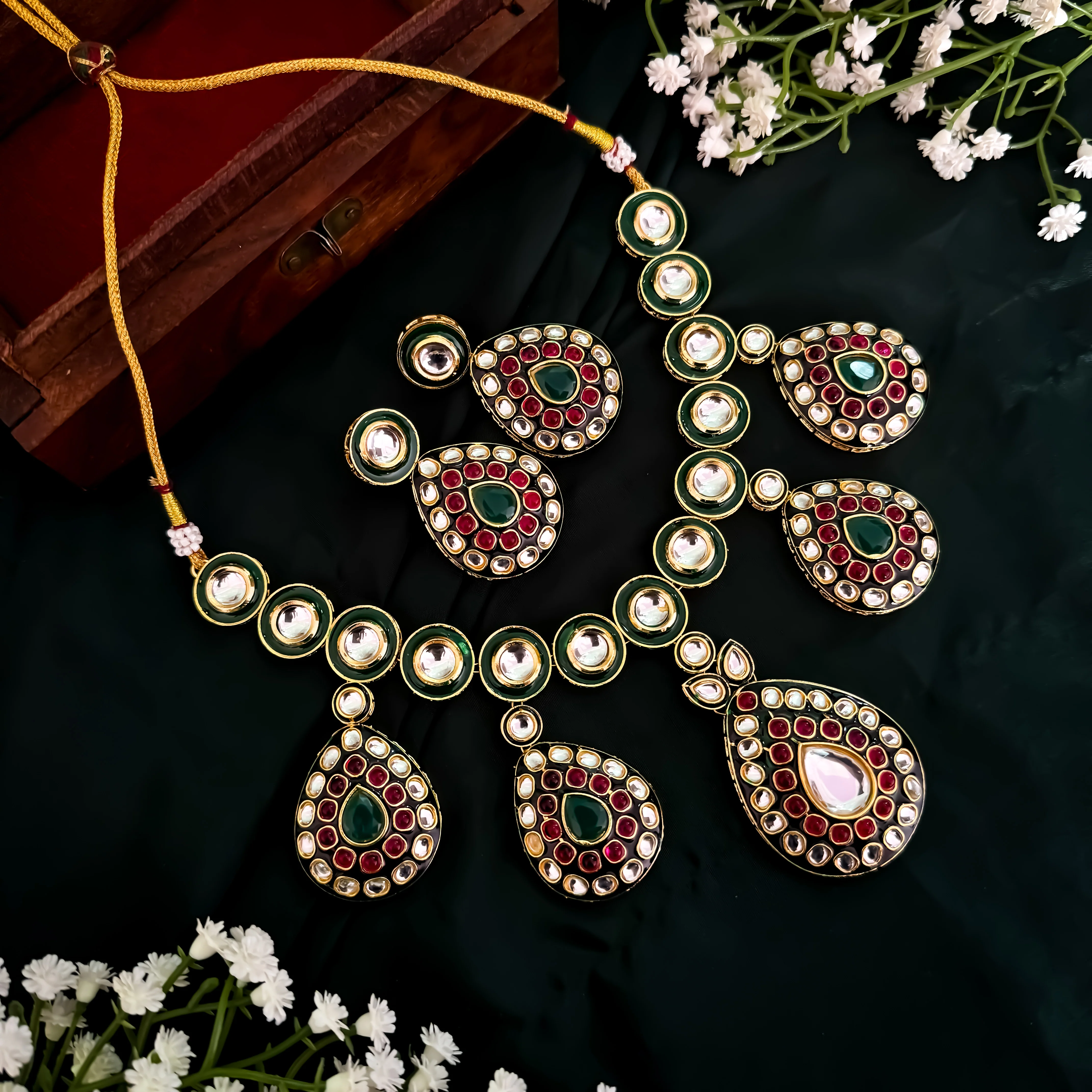 Vivika Vilandi Kundan Premium Necklace Set - Image 2