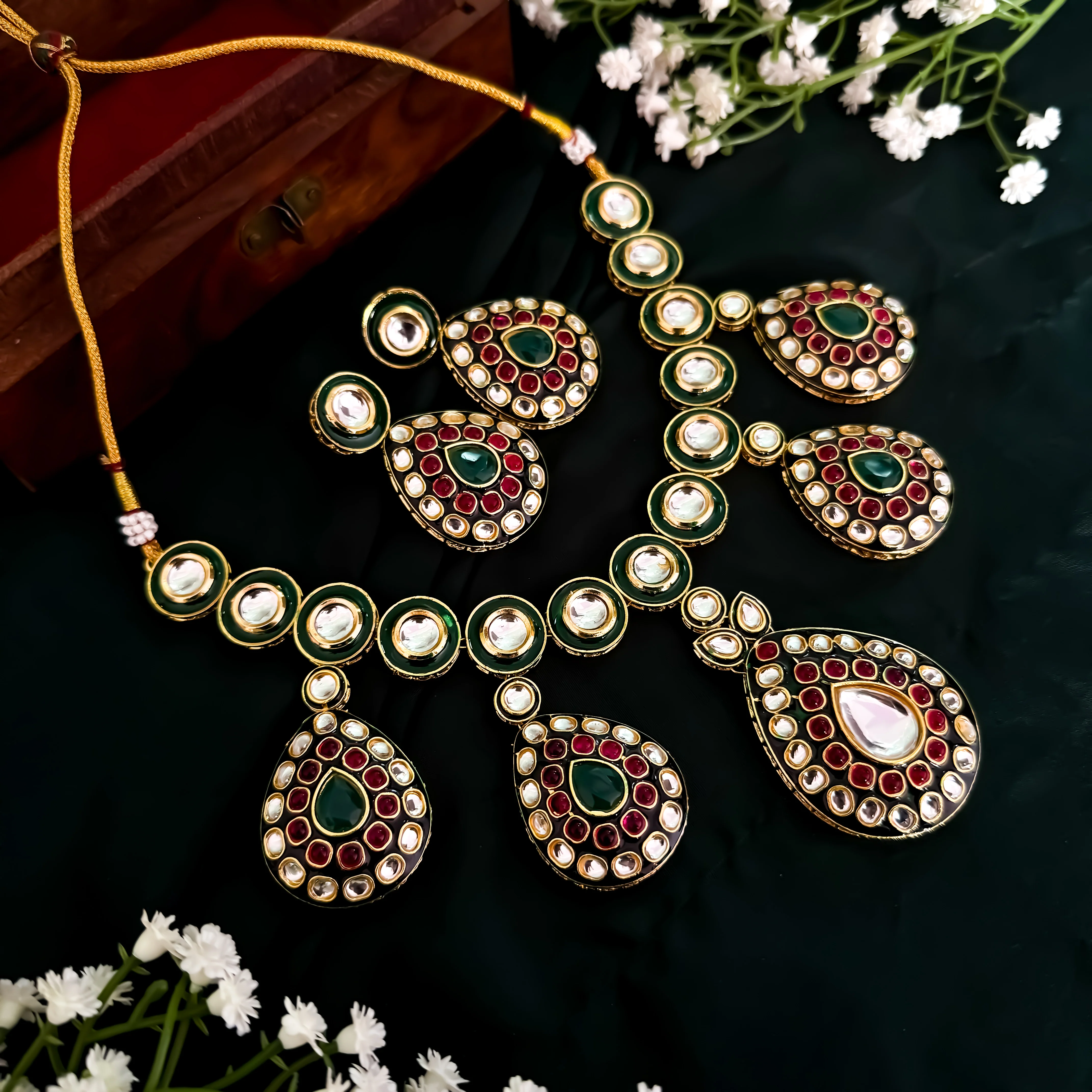 Vivika Vilandi Kundan Premium Necklace Set - Image 5